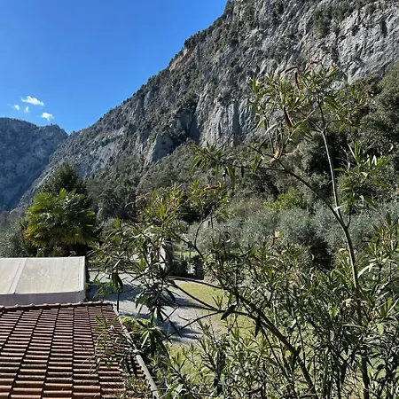 La Lanterna Apartment *