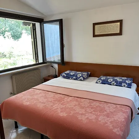 La Lanterna Apartment *